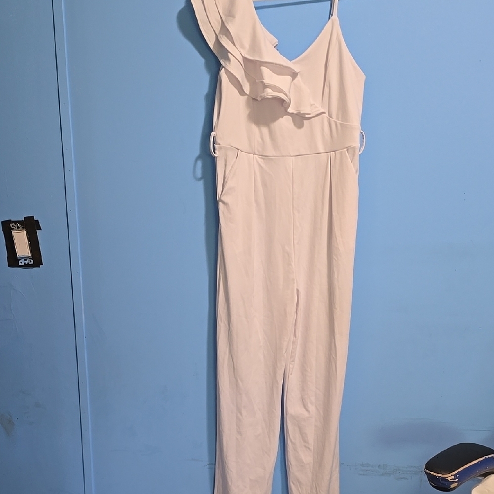 Elegant White Jumpsuit